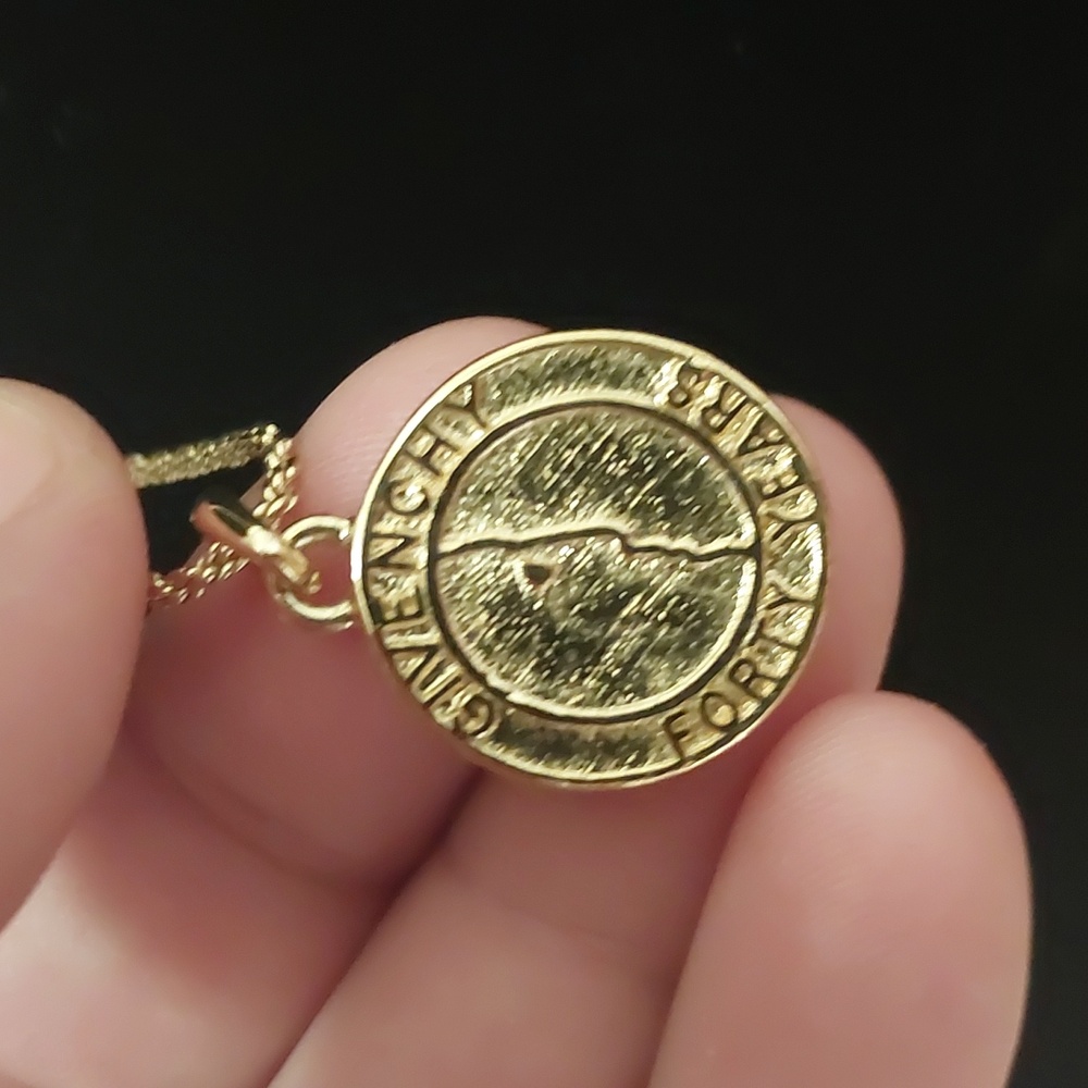 Givenchy Vintage Collection Gold Pendant Necklace Collector Edition - Picture 3 of 4